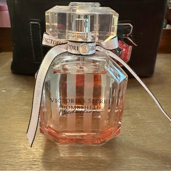 Victoria secret❣️ retired❣️ tease, rapture, or bombshell seduction - Picture 6 of 13